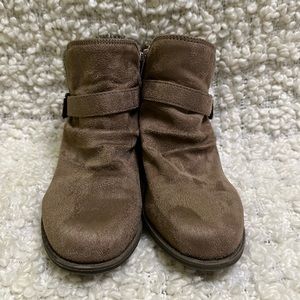 *Last Chance* Falls Creek Brown Zip Faux Suede Ankle Boots Sz 8.5